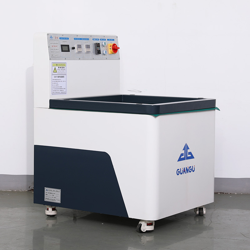 磁力去毛刺機(jī)在監(jiān)控系統(tǒng)金屬零件加工中的應(yīng)用