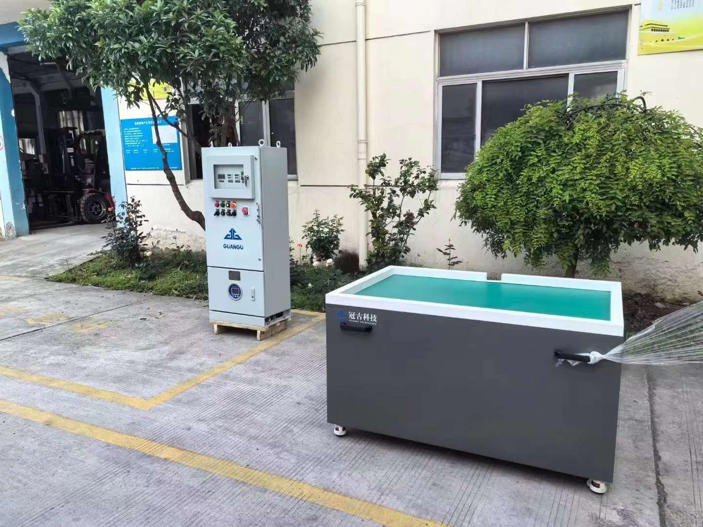 磁力去毛刺機(jī)助力國(guó)產(chǎn)大飛機(jī)金屬零件加工，提升制造業(yè)核心競(jìng)爭(zhēng)力